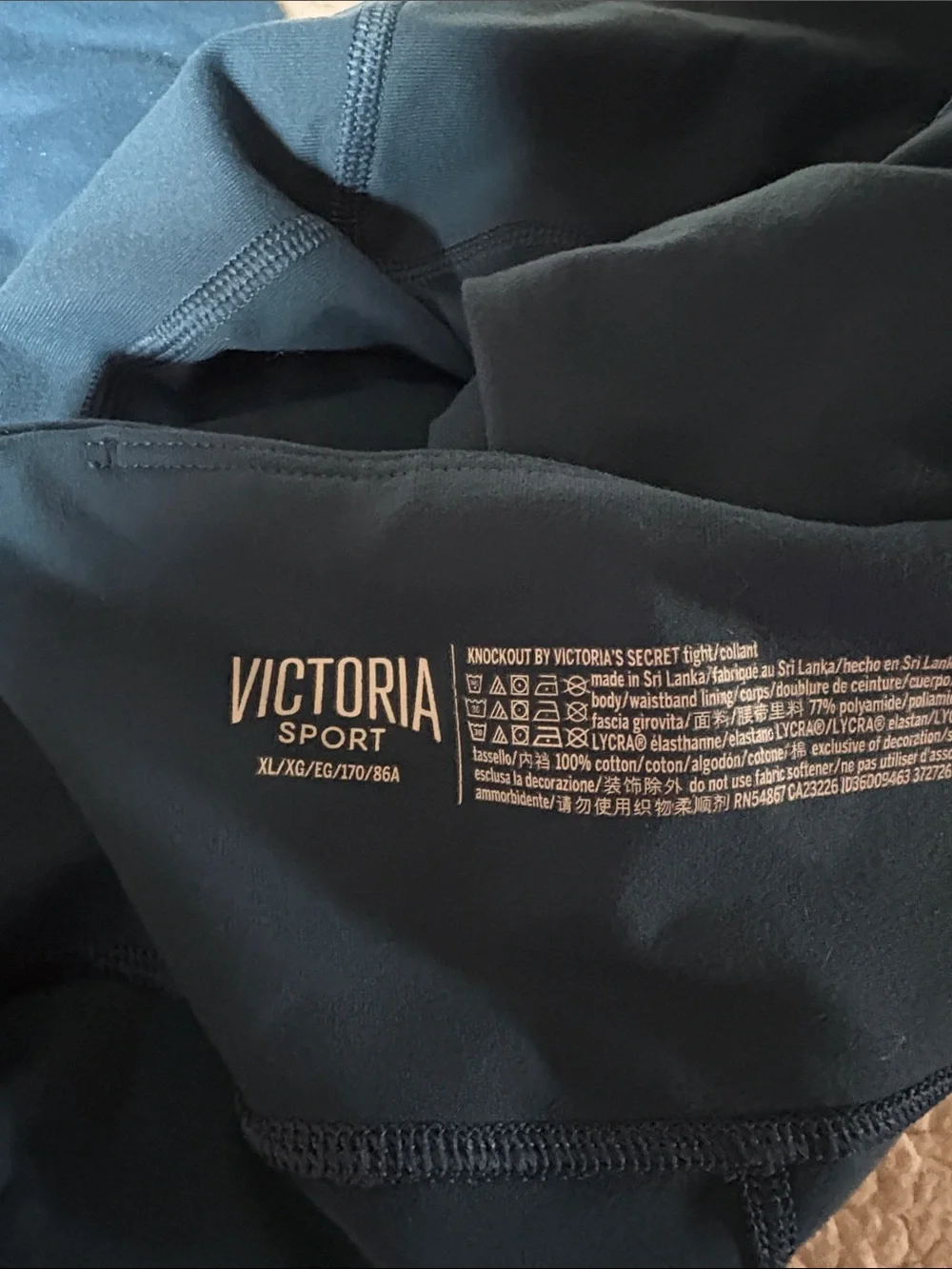 Victoria Sport High-Rise Leggings in Deep Teal